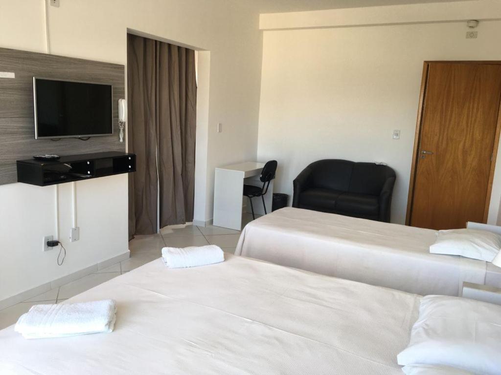Domum Hotel Пиндамонянгаба Екстериор снимка