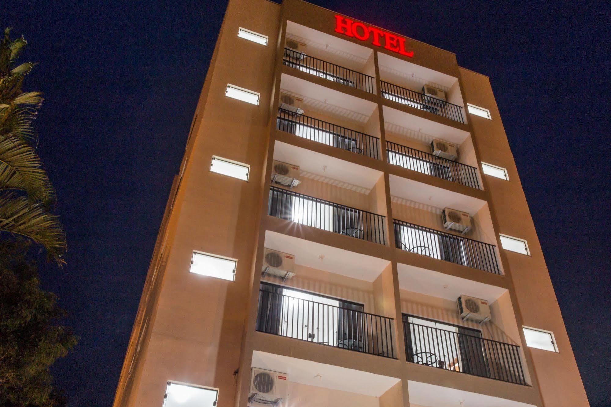 Domum Hotel Пиндамонянгаба Екстериор снимка
