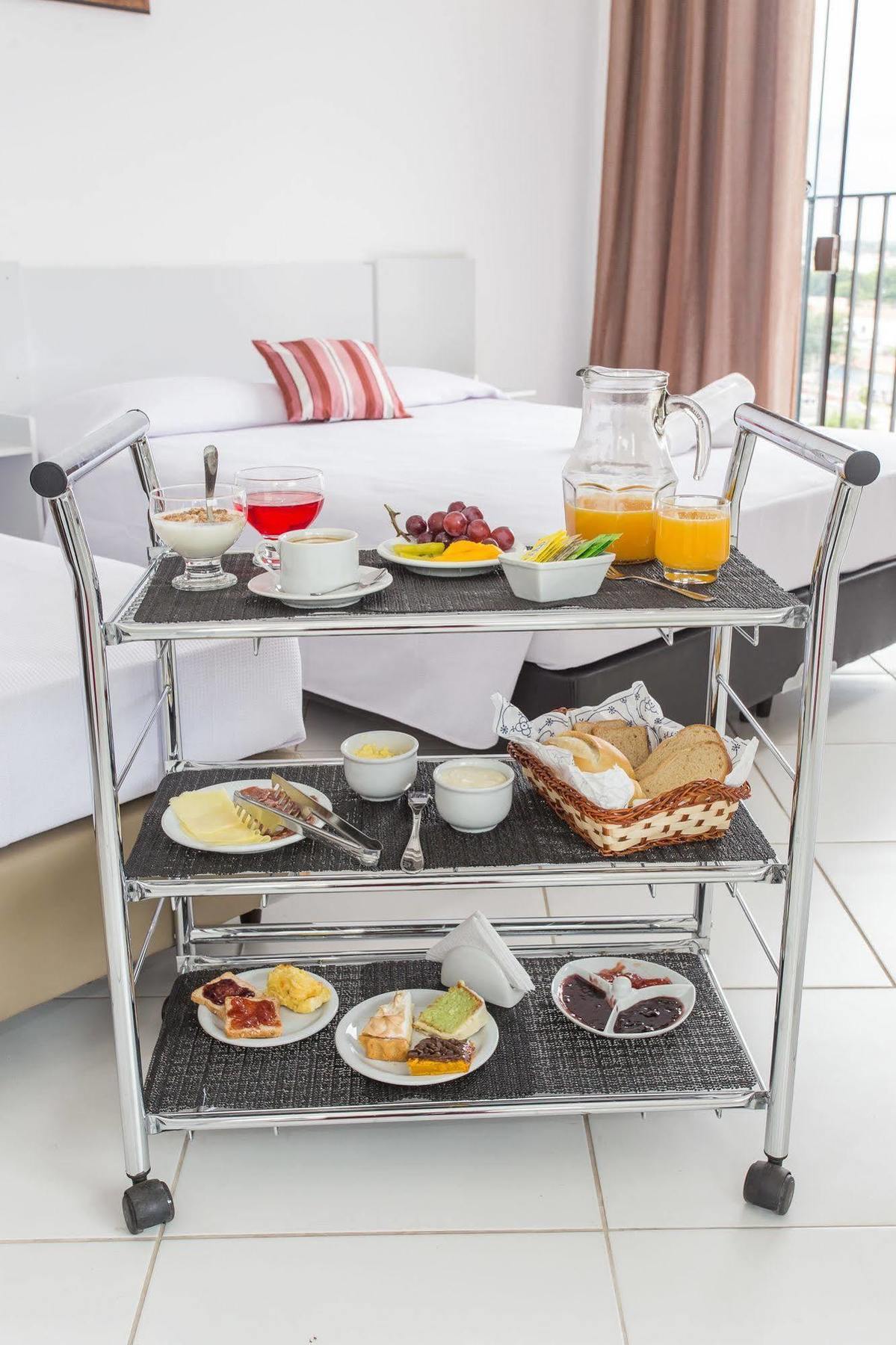 Domum Hotel Пиндамонянгаба Екстериор снимка